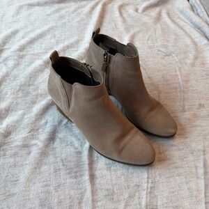 Blondo Women’s Ankle Booties size 9.5